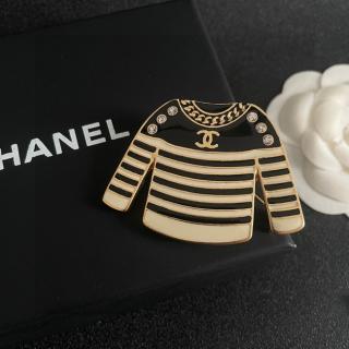Double C brooch  18usd