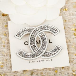 Double C full diamond brooch  22usd 