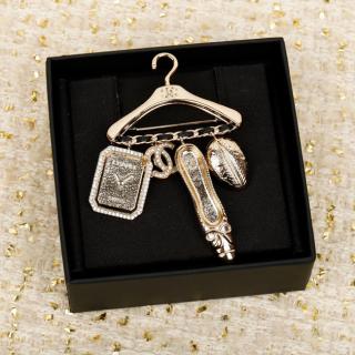 Clothes hanger brooch  27usd 